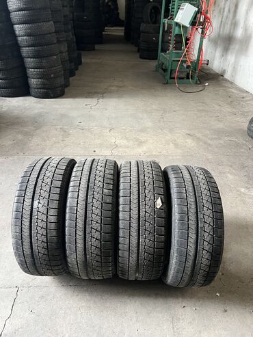 Шины: Шины 215 / 50 / R 17, Зима, Б/у, Комплект, Легковые, Япония, Bridgestone