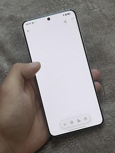 oneplus 12 pro: OnePlus 13, Б/у, 256 ГБ, цвет - Белый, 1 SIM, 2 SIM, eSIM — 9