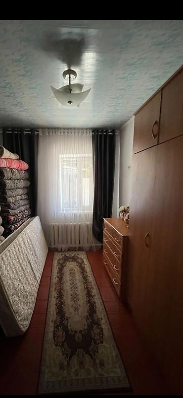 Үйлөрдү ижарага берүү: 60 м², 3 бөлмө, Жаш гвардия, Чогуу жашоосу жок — 4