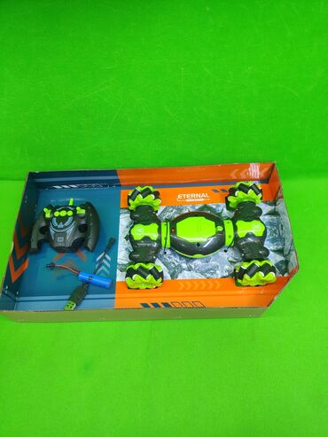 детская машина на пульте управления: Радиоуправляемая трюковая машина Spray Stunt 2.4G (ETERNAL) - Тип