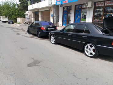 Kia: Kia Rio: 1.4 l | 2010 il Sedan — 5