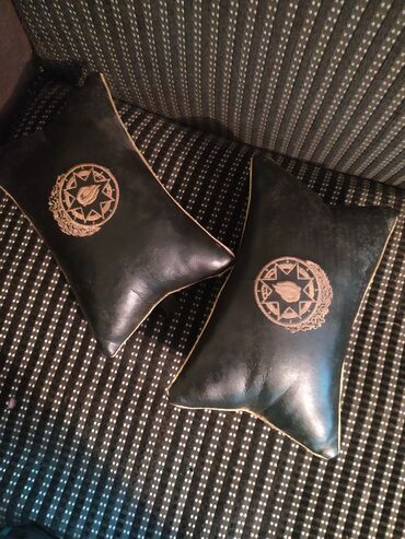 Yastıqlar və başlıqlar: Ideal vəziyətdədi cütü 5azn satılır — 8