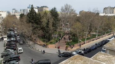 Uzunmüddətli kirayə mənzillər: ŞƏHƏRİN MƏRKƏZİNDƏ GENİŞ MƏNZİL KİRAYƏ VERİLİR Ümumi sahə: 250 m² — 22