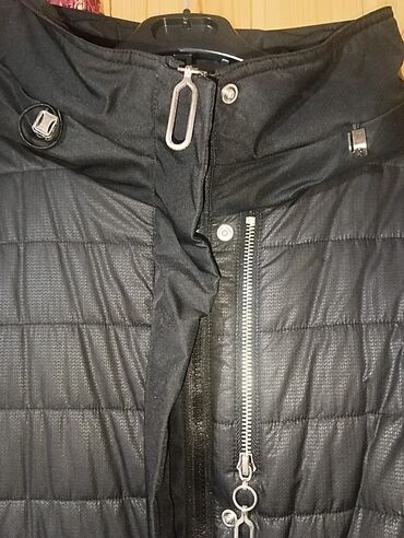 Kurtkalar: Куртка женская,новая,тёплая,идёт на размер 60-62. Qadın üçün isti üst — 3