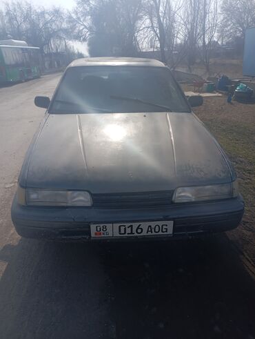 Mazda: Mazda 626: 1990 г., 2.2 л, Механика, Бензин, Седан