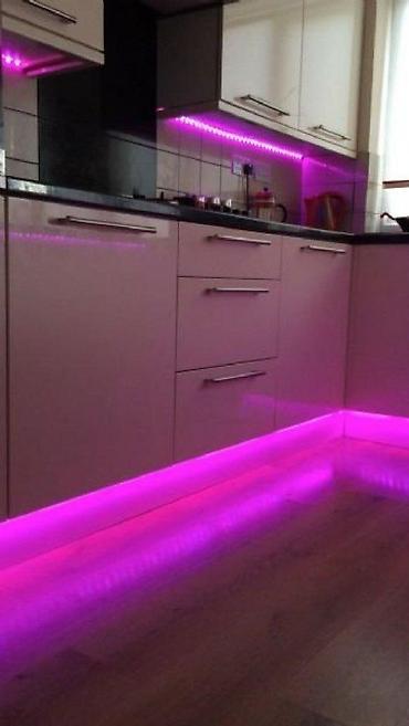 postamenti: VODOOTPORNA ROZA LED TRAKA 12V Opis: Silikonska Pink (roza) LED traka — 7