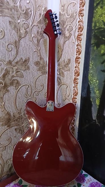 gitara: Azərbaycan xalq musiqi alətləri və elektrik gitara dəsti Tərkib: - — 8