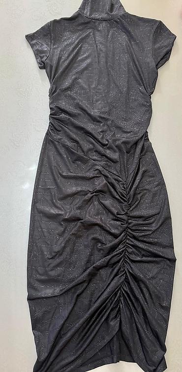 Dəstlər, kostyumlar: Her biri 5 manatdi. M ve ya L olcuduler. Qadın paltarları dəsti 1) — 18