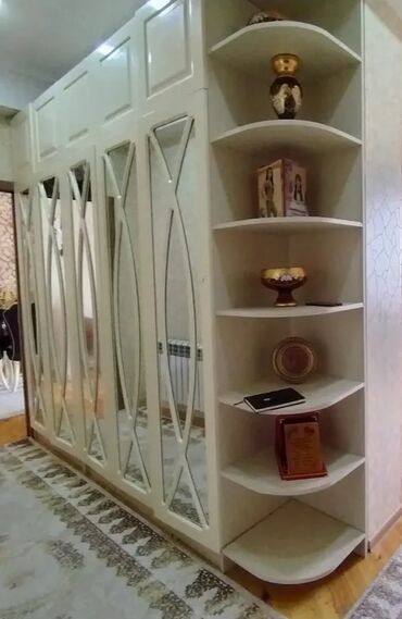 işlənmiş tək kravatlar: Kupe, 3 qapılı Künc dolab, Qarderob, paltar dolabı