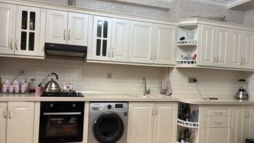 ikinci el metbext mebelleri: Membran mətbəx mebeli 5.20 ölçülü,üzəri mərmərdirüzərində heç nə