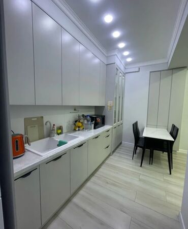 продам дом срочно бишкеке: 3 комнаты, 95 м², Элитка, 3 этаж, Дизайнерский ремонт