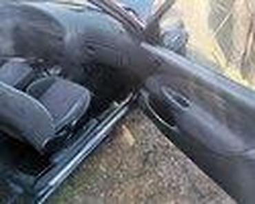 baterijski: BRAVE VRATA ZA FORD FIESTA OD 2000. DO 2002. GOD. | Polovni delovi — 1