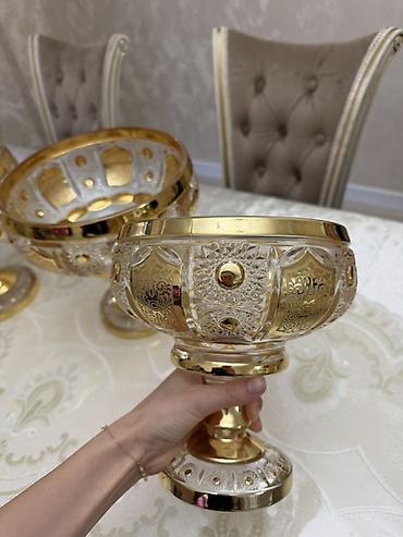 стекляные: Набор из 4 стекляных ваз на ножке с золотым декором большие тяжелые — 3
