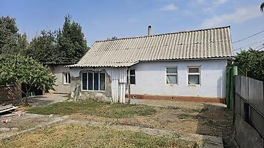 Продажа времянок: Продаю времянку с участком 16 соток (21,75 м на 74 м) в селе — 1