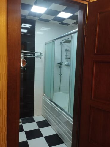 Uzunmüddətli kirayə mənzillər: 1 nəfər qız otaq yoldaşı axtarılır.Yaş aralığı 17-25 Hər otağda 2 — 10