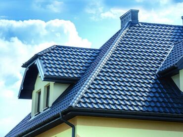 Металлочерепица: Металлочерепица является самым популярным материалом для крыши. Крыша — 24