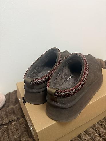 zenske papuce bershka: UGG Tazz papuče – tamno braon Broj 41 Uključena je originalna — 3