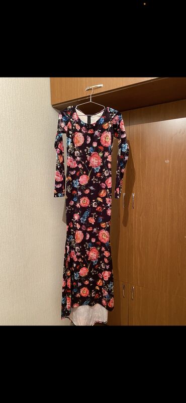 Ziyafət donları: Satilir geyinilmisdir — 2