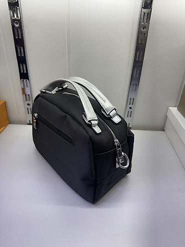 Классические сумки: Сумка Prada, компактная модель в минималистичном стиле. - Цвет — 2