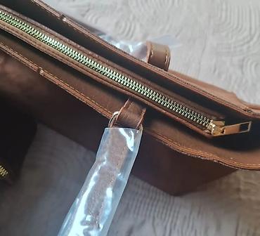 afrodita torbe: Nova tasna, braon boje, materijal slican veluru — 3