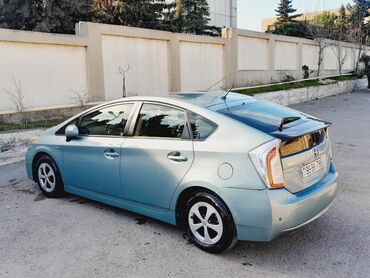 Toyota: Toyota Prius: 1.8 l | 2014 il Hetçbek — 2