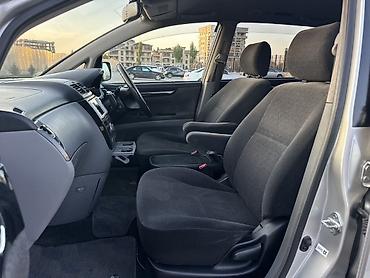 Toyota: Toyota Ipsum: 2002 г., 2.5 л, Бензин, Минивэн — 7