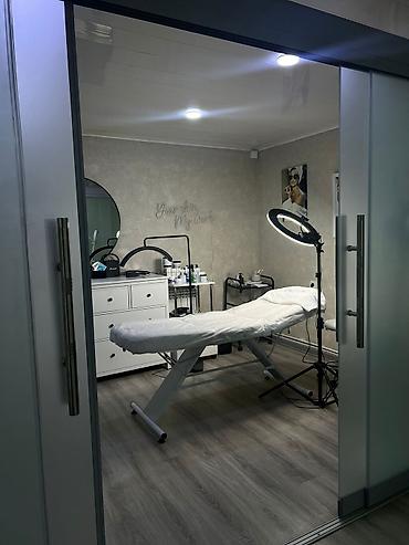 kirayə ev 20 ci sahə: Sahil metrosunun girishi ile uzbeuz 20 kv icare verilir.salon — 2