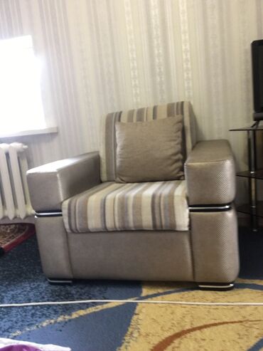 мебель в токмаке: Продаю два кресло и диван КОМПЛЕКТ