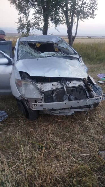 зимние шины бишкек бу: Toyota ist: 2003 г., 1.3 л, Автомат, Бензин