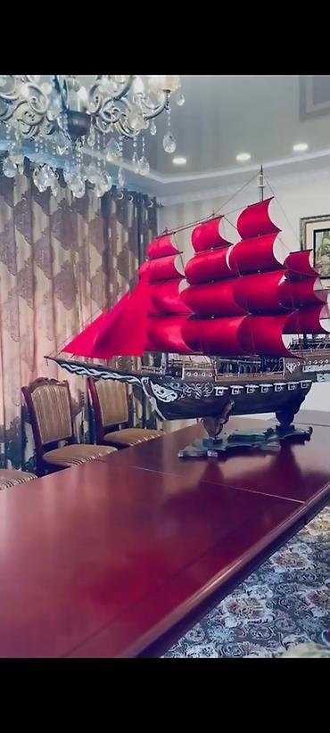 Модели кораблей: Декоративная модель парусника с алыми парусами - Большой настольный — 1