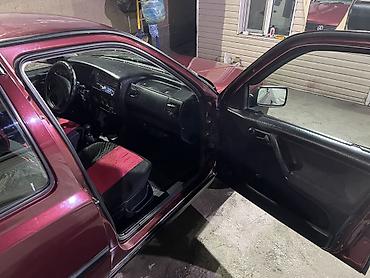 Volkswagen: Volkswagen Golf: 1993 г., 1.6 л, Механика, Бензин, Хэтчбэк — 9