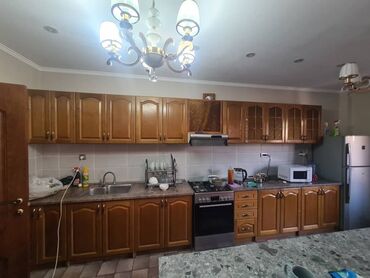 Продажа домов: Дом, 200 м², 6 комнат, Агентство недвижимости at lalafo.kg — 4 Продажа домов: Дом, 200 м², 6 комнат, Агентство недвижимости — 4