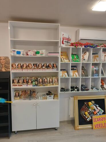 Salon, tibbi kreslolar: Ensiz ref 120azn. O biri ise 80azn. Unvan sumqayit m 725 Nigaz