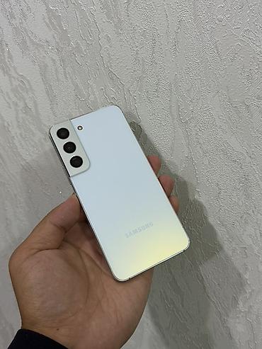 гелек: Samsung Galaxy S22, Колдонулган, 256 ГБ, түсү - Ак, 2 SIM — 4