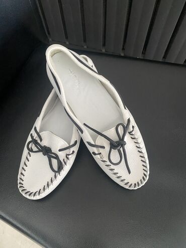 женские мокасины из текстиля: Məhsul: Hotiç qadın mokasini temiz deridi,yenidi, ölcü olaraq 37