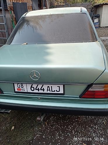 зеленый aston martin: Mercedes-Benz W124: 1987 г., 3 л, Механика, Дизель, Седан — 2