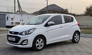 chevrolet spark 2017: Chevrolet Spark: 2020 г., 1 л, Бензин, Хэтчбэк — 3