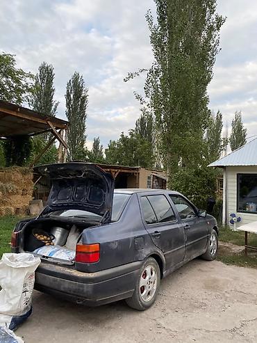 vento: Volkswagen Vento: 1992 г., 1.8 л, Механика, Бензин, Седан — 6