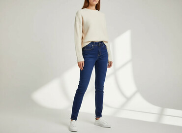 jeansy dopasowane damskie: Jeansy damskie, rozmiar S