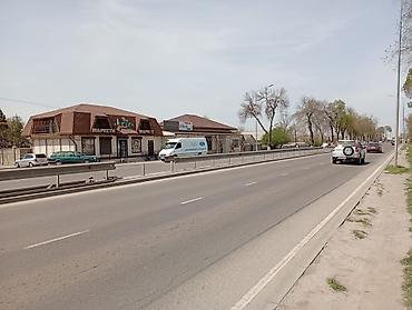 Продажа коттеджей и домов: Дом с участком - Одноэтажный дом с крыльцом и навесом, капитальный — 11