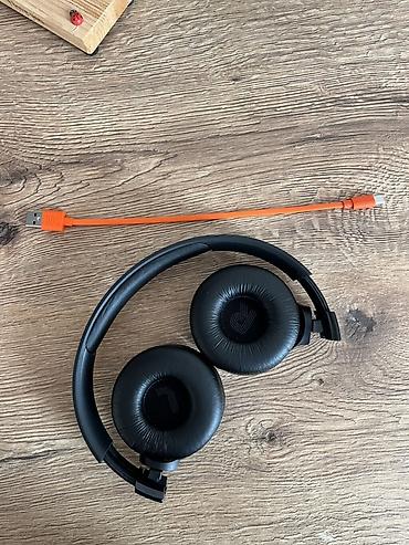 irsad qulaqliq: JBL simsiz on-ear qulaqlıq - Rəng: qara - Bağlantı: Bluetooth - — 2