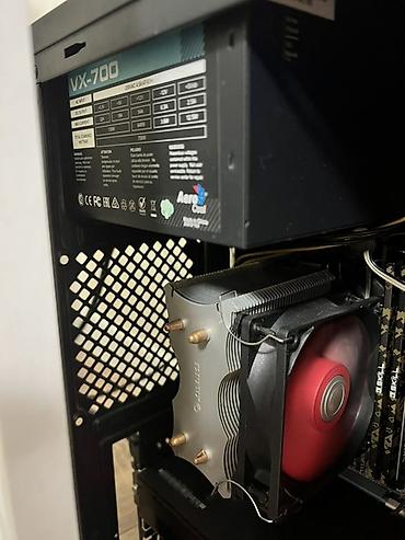 Masaüstü kompüterlər və iş stansiyaları: Cpu i7 6700 16gb ddr4 ram 8 gb videokart güclü videokartdır Amd Vega — 10