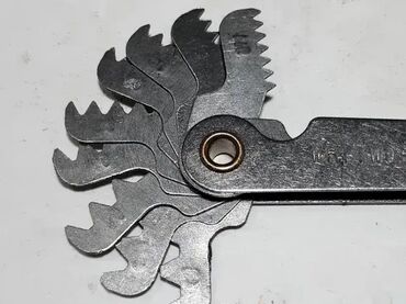 Ostali alati i mašine: Česalj za navoj, milimetarski i colovni Cena je po komadu, posebno za na lalafo.rs — 4 Ostali alati i mašine: Česalj za navoj, milimetarski i colovni Cena je po komadu, posebno za — 4