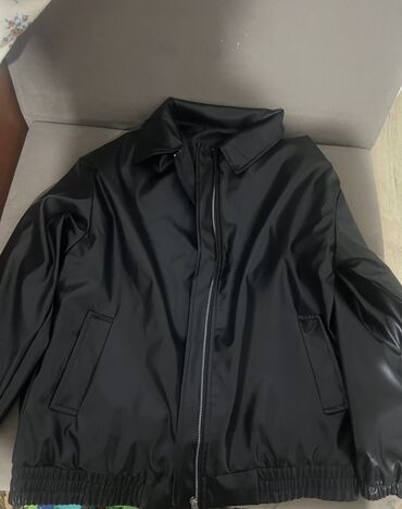 женские пиджаки жакеты: Бомбер, Күз-жаз, L lalafo.kg да женские пиджаки жакеты: Бомбер, Күз-жаз, L