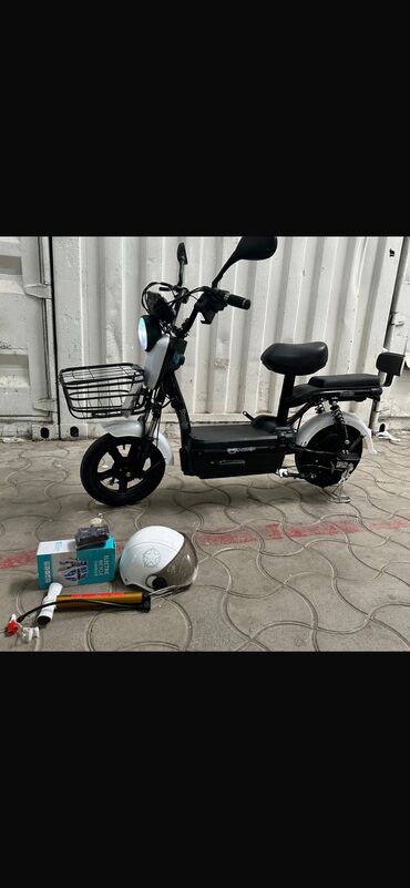водный мотоцикл цена: 48v12ah 350w, разгон до 57км/ ч, насос, каска и держатель телефона в
