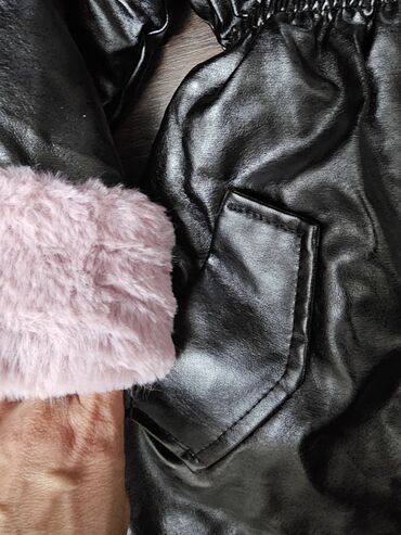 Верхняя одежда: Продаю верхнюю одежду на девочку от 7-9 лет одежда новая или в — 16