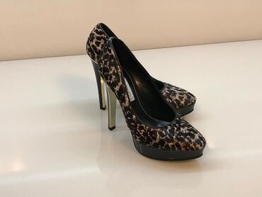 королевский боб оригинал: Original Italyan markasi Cerutti. 
Yenidir.
Size 36