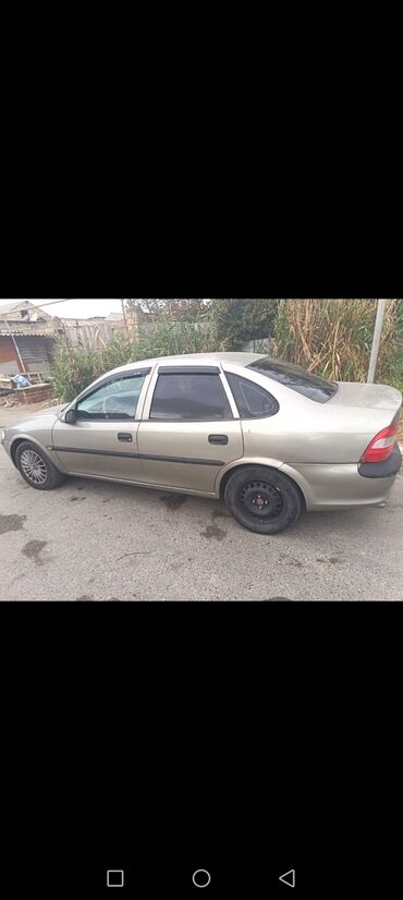 Opel: Opel sedan – komfortlu və praktik gündəlik minik avtomobili. - Kuzov — 6