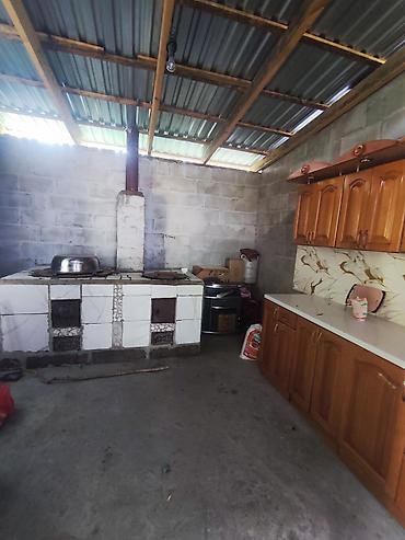 Продажа коттеджей и домов: 4 комнаты, 125 м², 8 соток, Манас, Собственник — 17