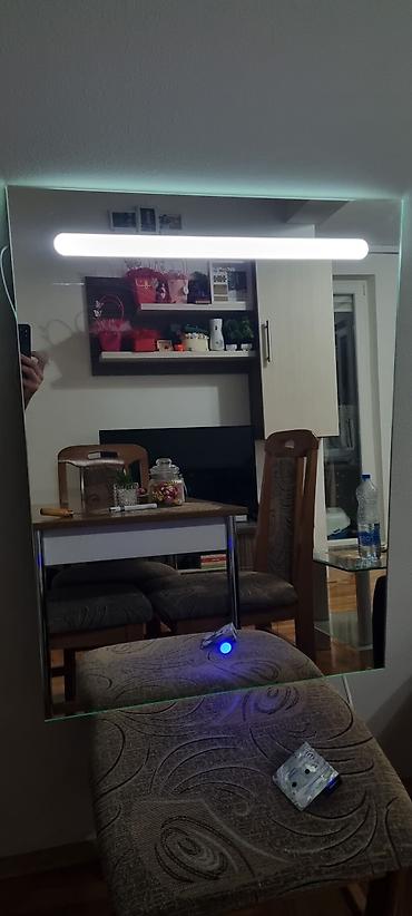 kible za led: Na prodaju Led ogledalo 60x80, hladno bela boja, mogucnost pojacavanja — 1